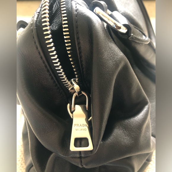 Prada soft black leather handbag. Vintage. Excellent condition. - Picture 7 of 9